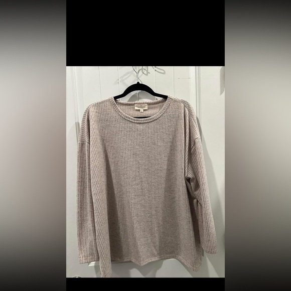 hopely Tops - Ribbed Long Sleeve Top in Neutral Tone